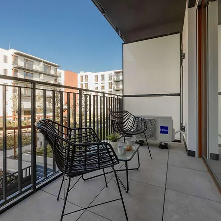 Unique With Air Conditioning And Underground Parking By Renters Prestige Apartamento