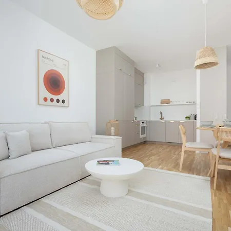 Unique With Air Conditioning And Underground Parking By Renters Prestige * Varsóvia
