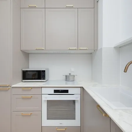 Unique With Air Conditioning And Underground Parking By Renters Prestige Apartamento *