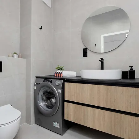 Unique With Air Conditioning And Underground Parking By Renters Prestige * Varsóvia